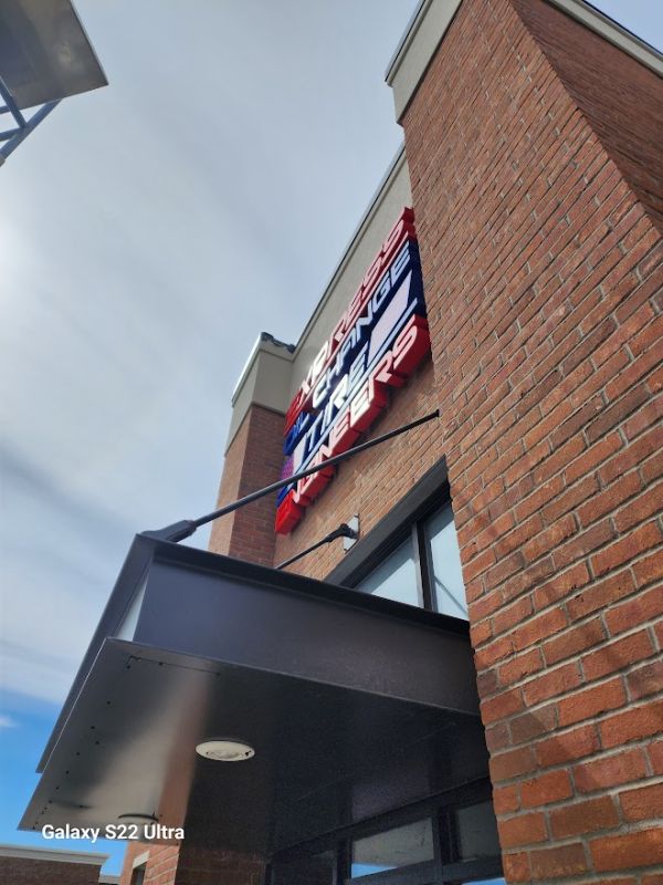 Building Sign for Express Oil and Tire Engineers, New Albany, OH  by Sun Sign Company