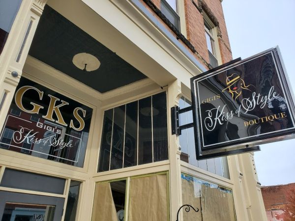 Another great building sign package by Sun Sign Company on Portsmouth's chic 2nd Street